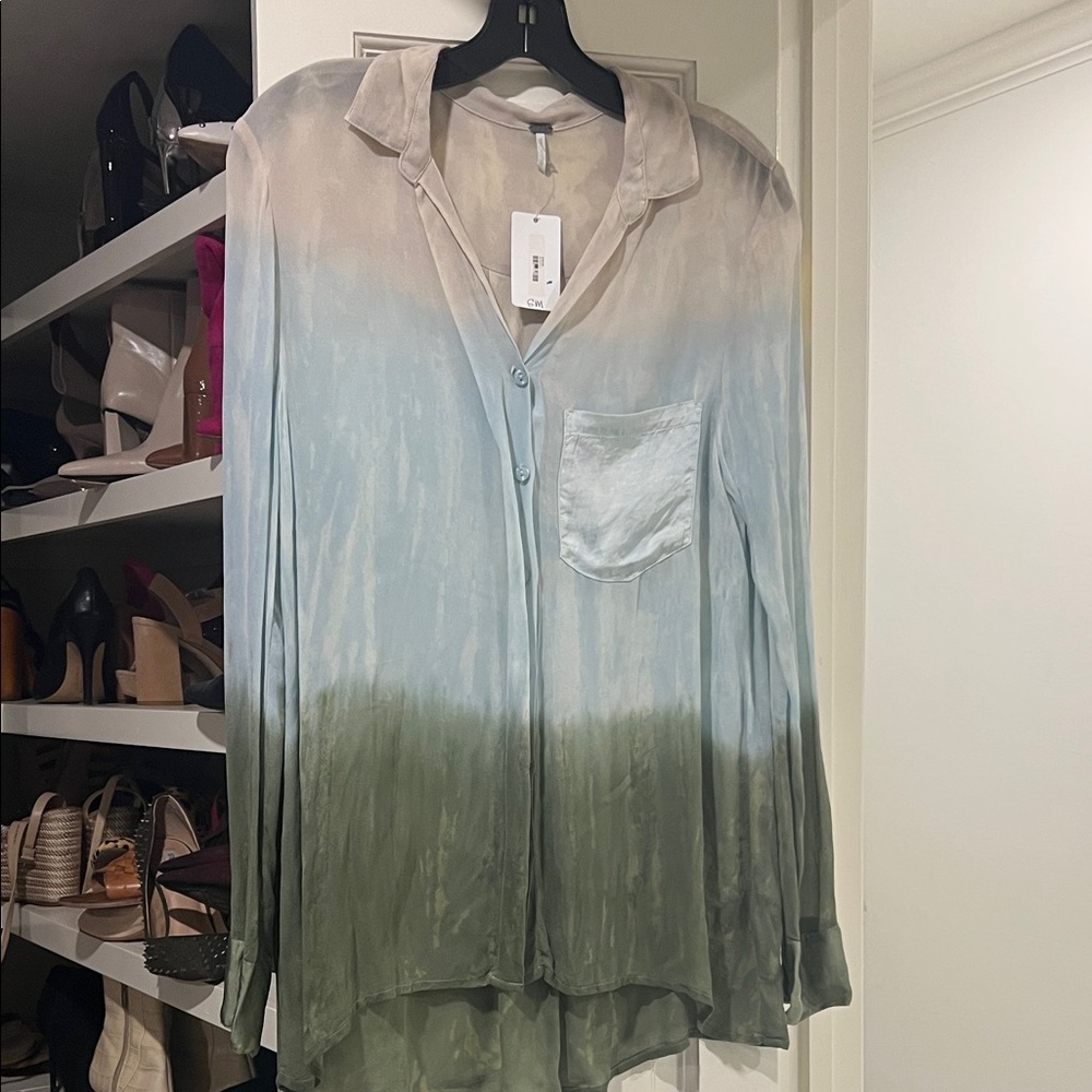 Women's Ombre Button Down Shirt